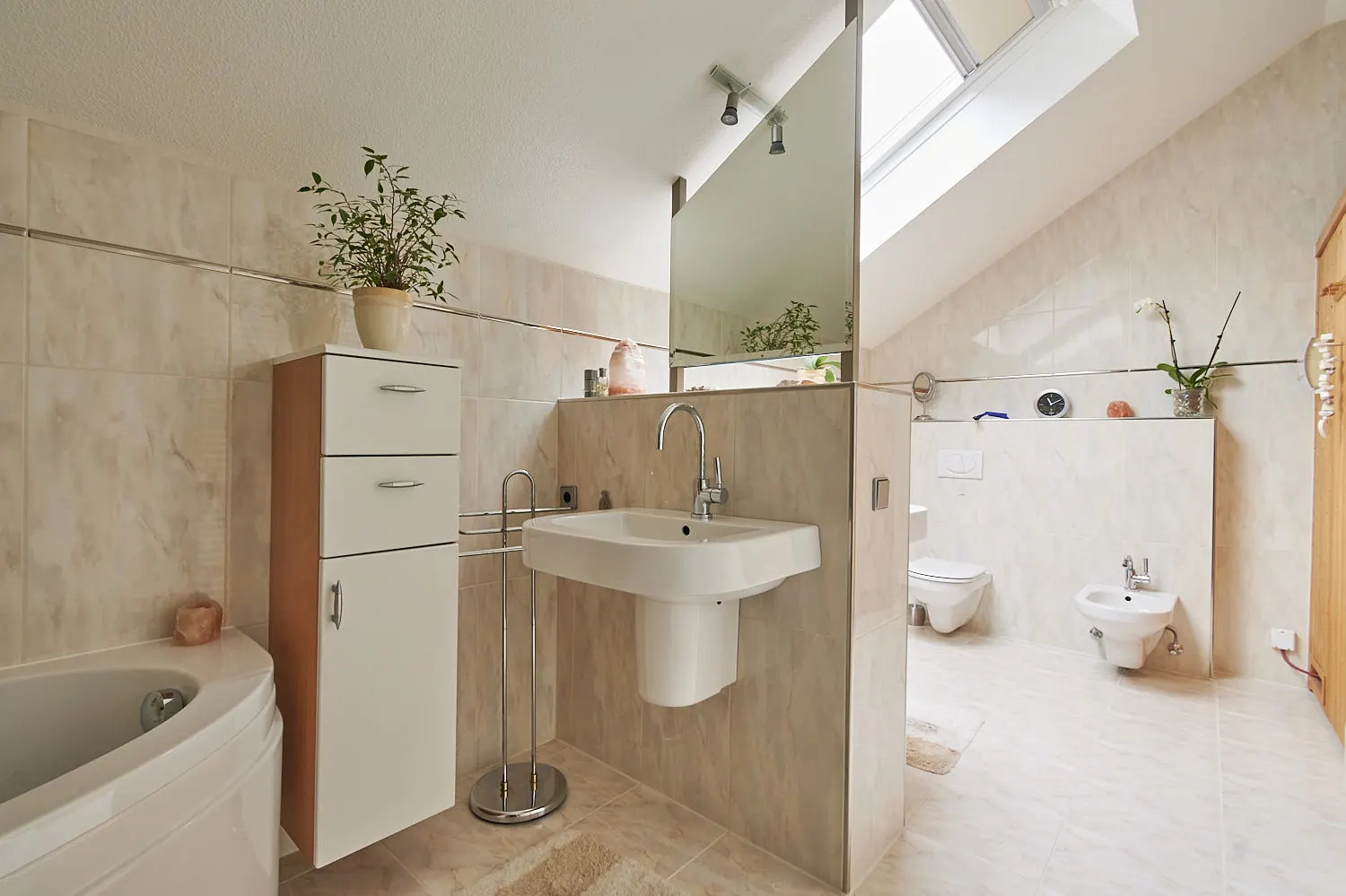 Interior photograph of a bathroom.